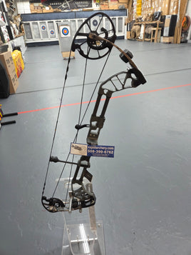 Prime Form 34 Left Hand  28 70# Recon Gray  / Specter   Hunting Bow