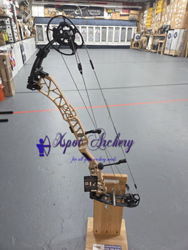 Elite Archery Victra 70# RH Mountan Tan
