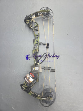 Bear Redeem 30 RH 70 Emerge Hunting Bow