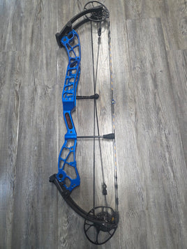 Darton Exodus Pro  50/60 lbs Blue  Black Limb Compound Target Bow Demo