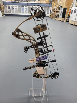 Bowtech Carbon Zion RH 70 lb Breakup Country w/ Max Pkg Hunting Bow